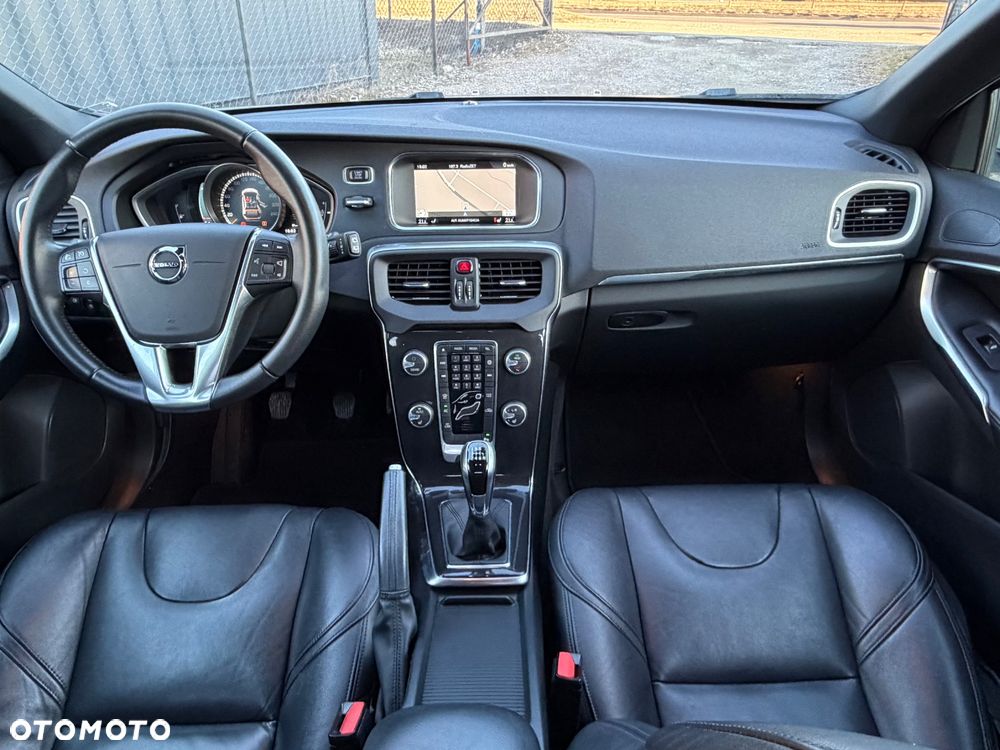 Volvo V40 D3 Momentum - 8