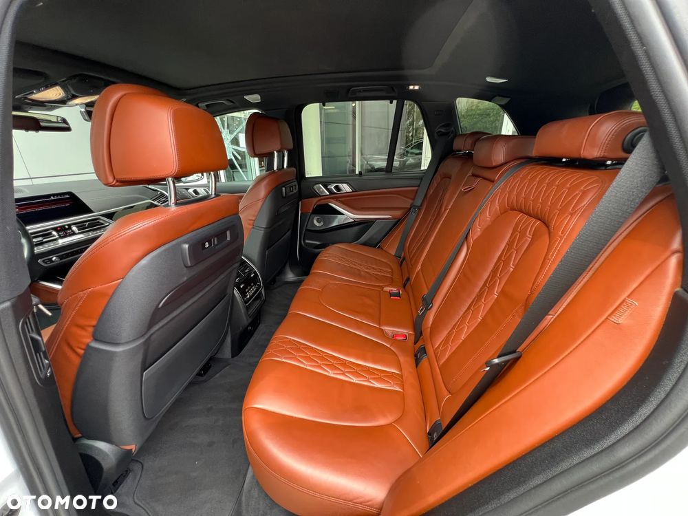 BMW X5 M M50d - 16