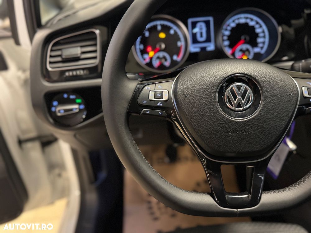 Volkswagen Golf 2.0 TDI DPF BlueMotion Technology Style - 14