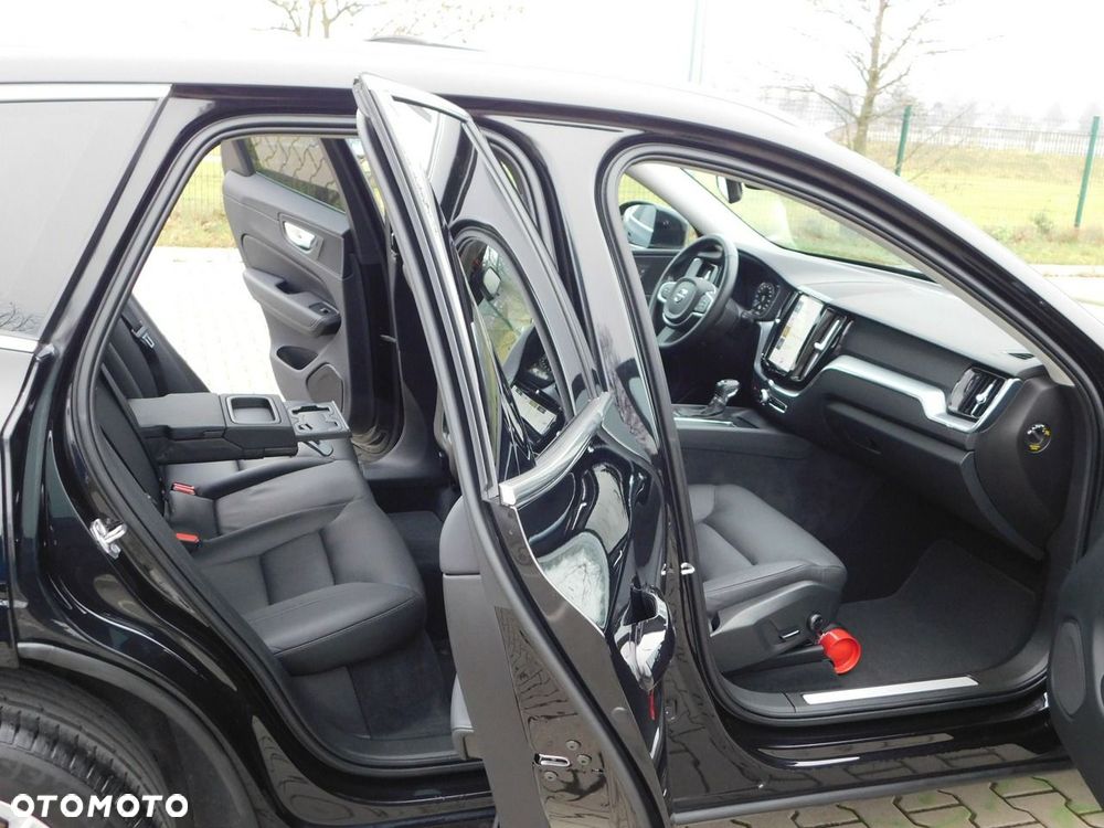 Volvo XC 60 D4 Momentum Pro - 8