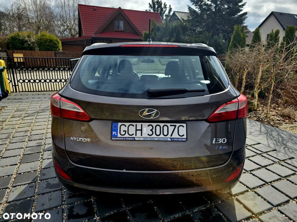 Hyundai i30 blue 1.6 CRDi Style - 5