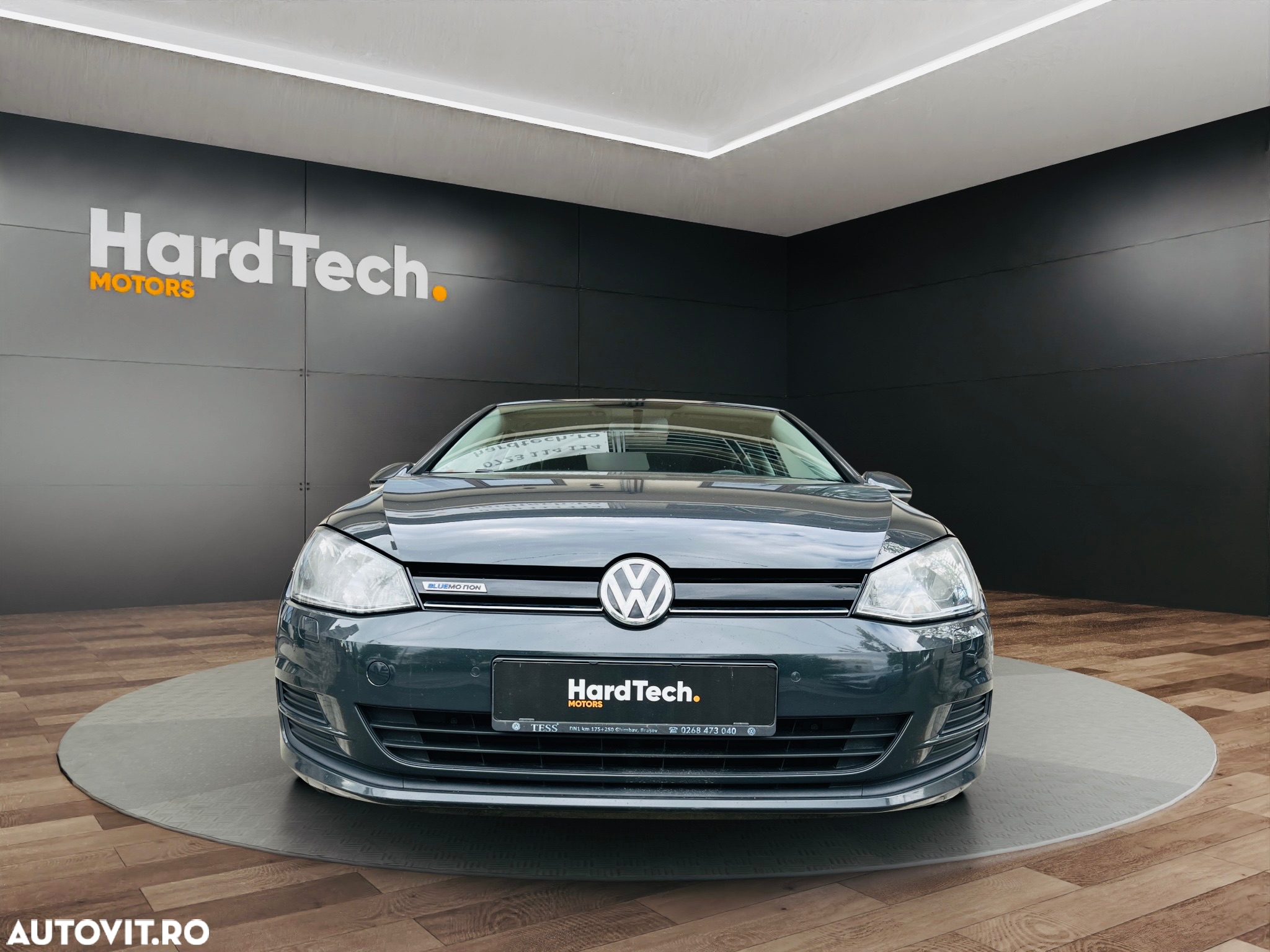 Volkswagen Golf - 2
