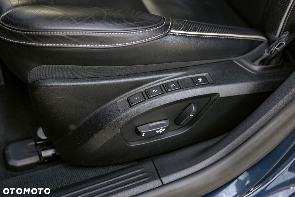 Volvo V40 D4 Geartronic RDesign - 14