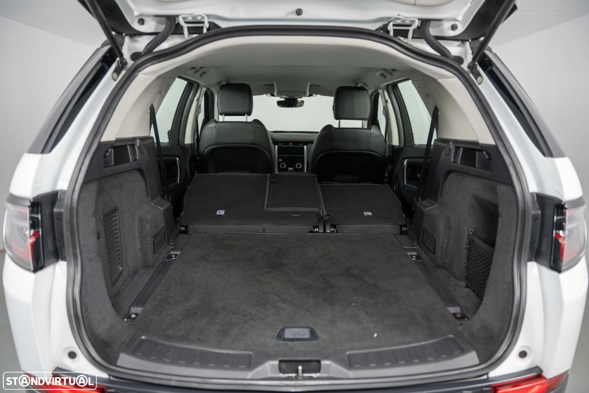 Land Rover Discovery Sport 1.5 I3 P300e AWD - 13