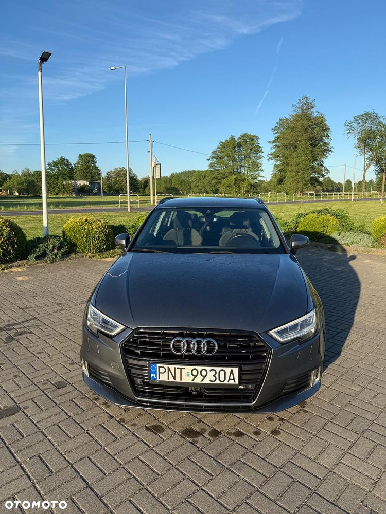 Audi A3 Sportback 2.0 TDI Ambiente - 2