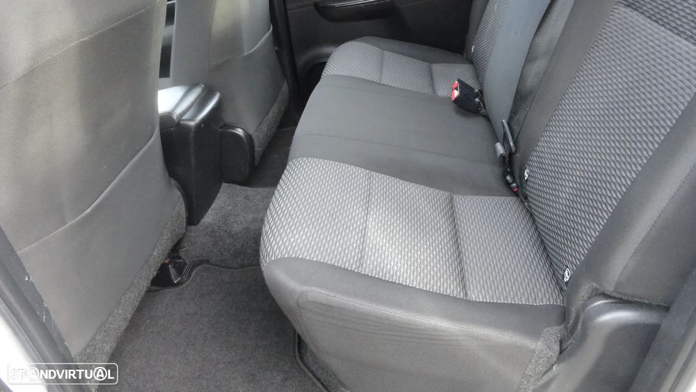 Toyota Hilux 2.4 D-4D 4WD CD CM - 7