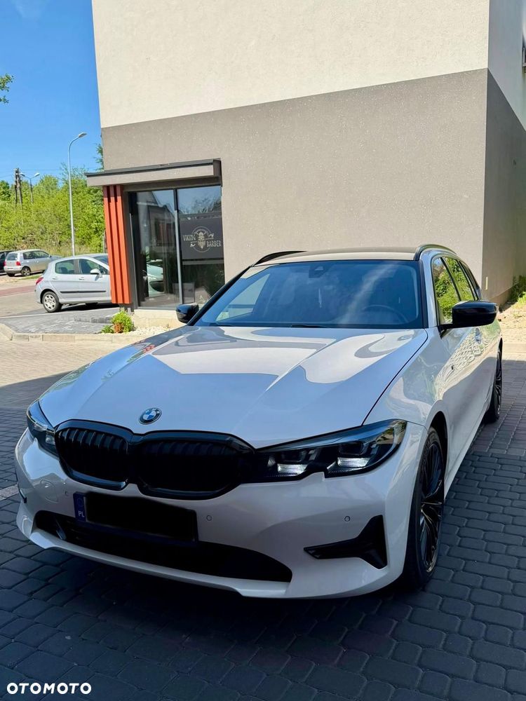 BMW Seria 3 318d M Sport Shadow - 9
