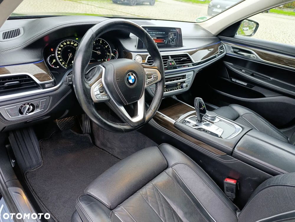 BMW Seria 7 730d xDrive - 13