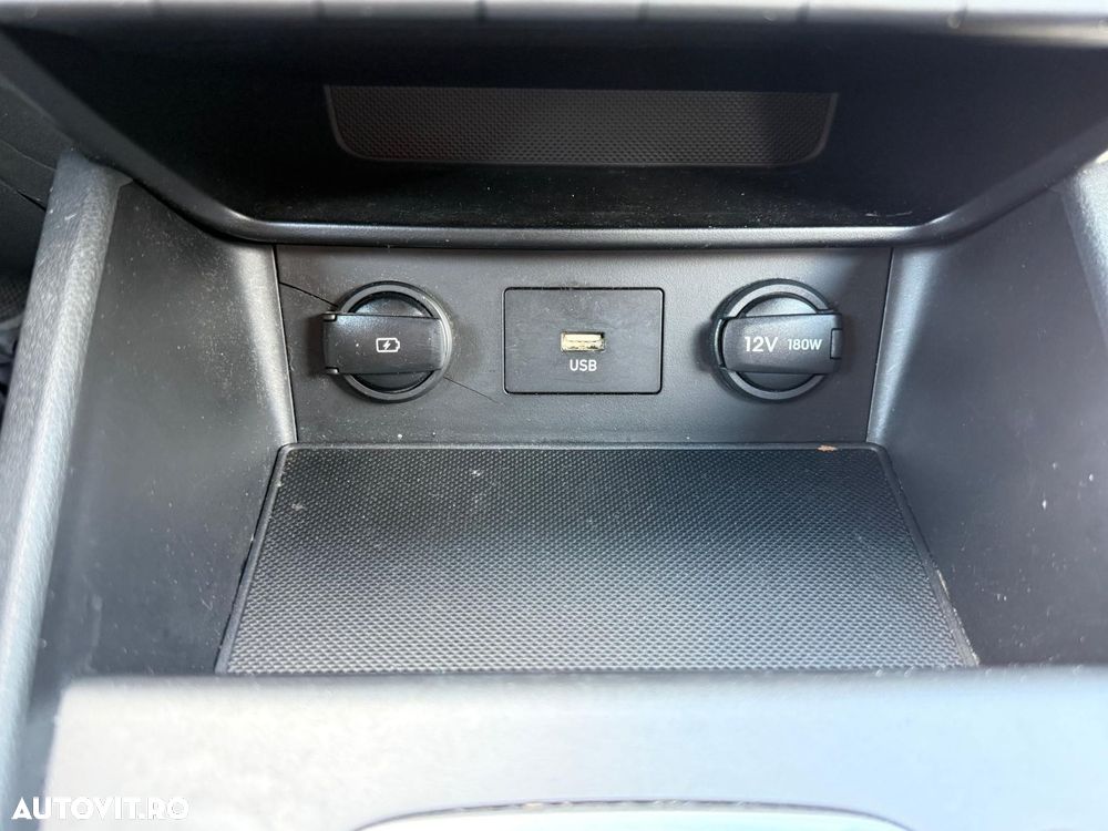 Hyundai KONA - 15