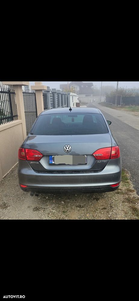 Volkswagen Jetta - 4