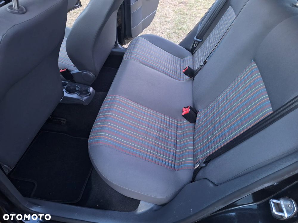 Volkswagen Polo 1.4 Comfortline - 22