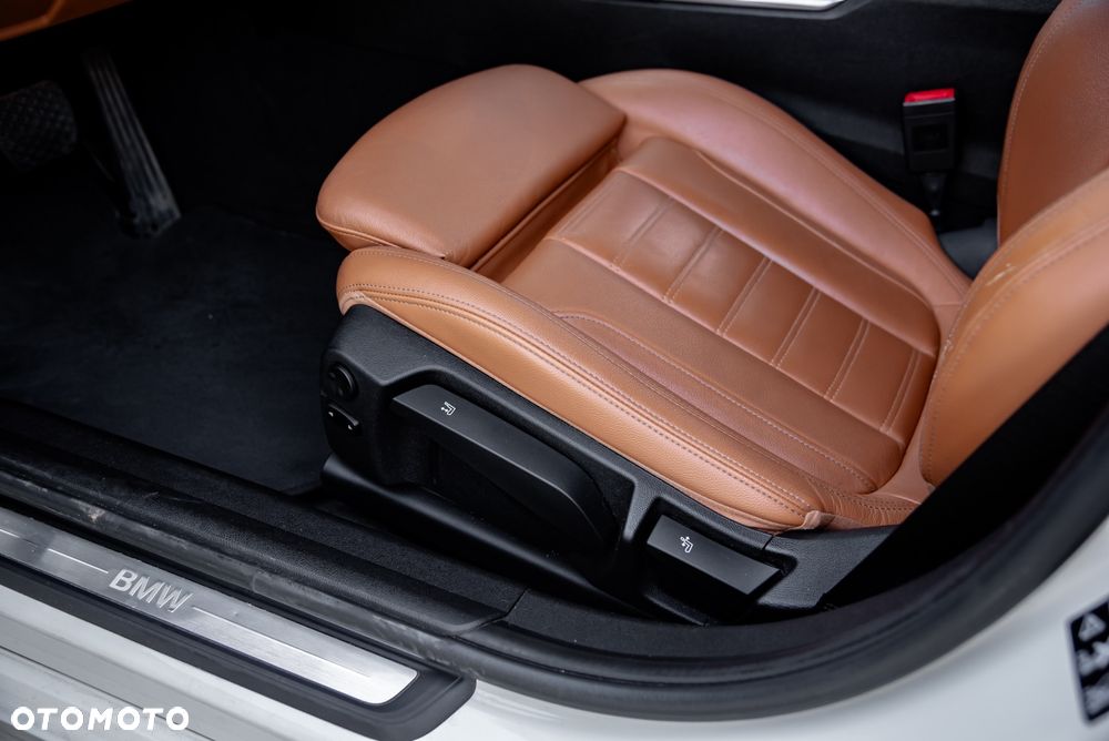 BMW Seria 3 330d xDrive M Sport - 19