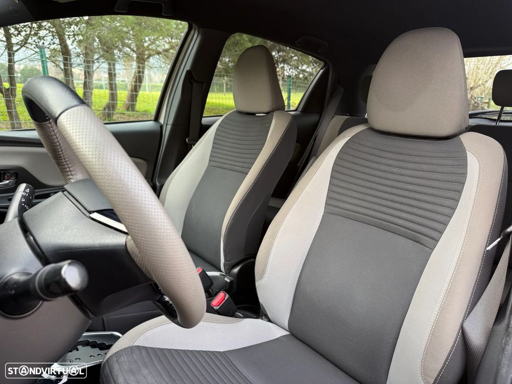 Toyota Yaris 1.5 HSD Square Collec.Bronze - 29