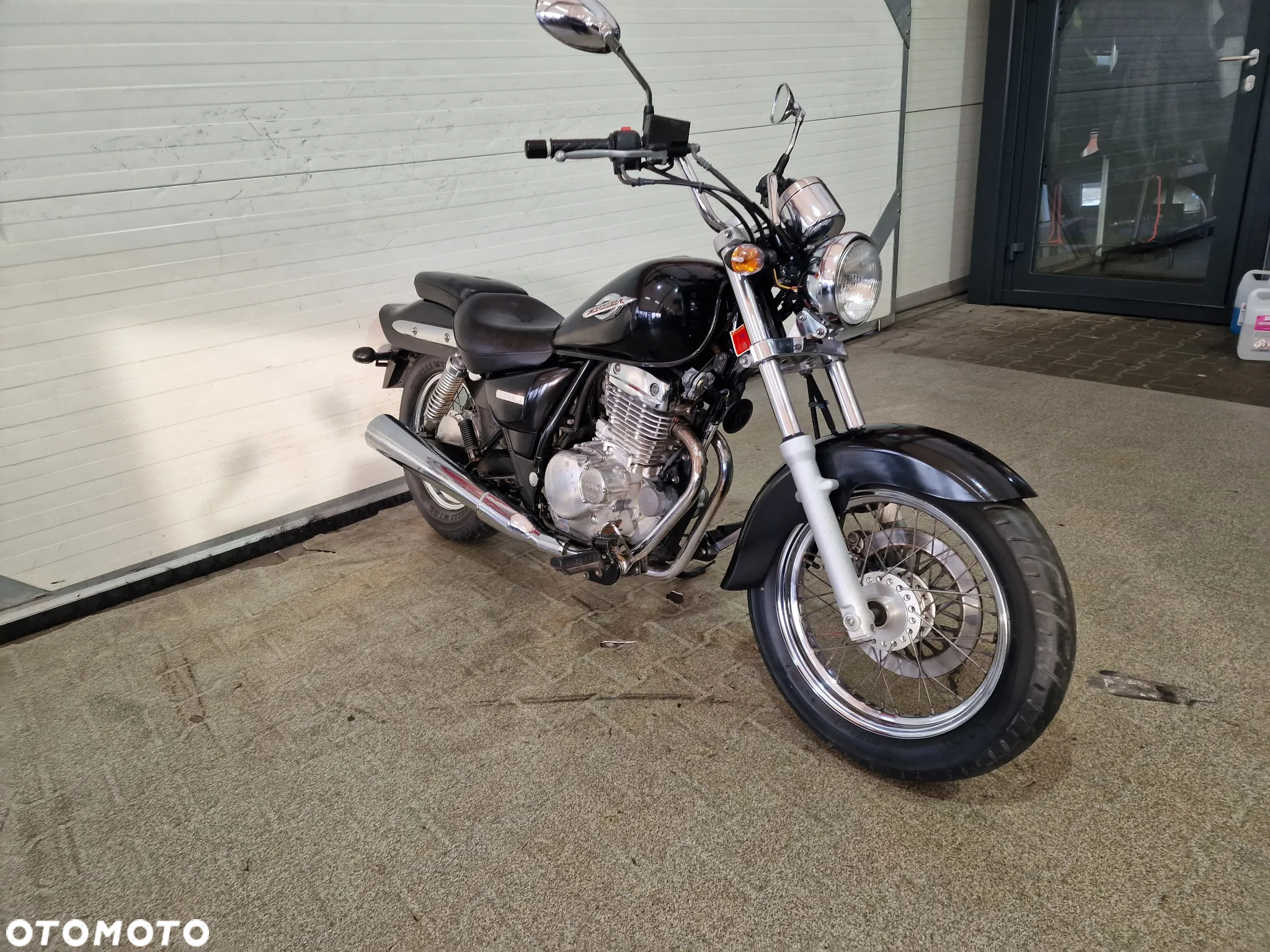 Suzuki Marauder - 12