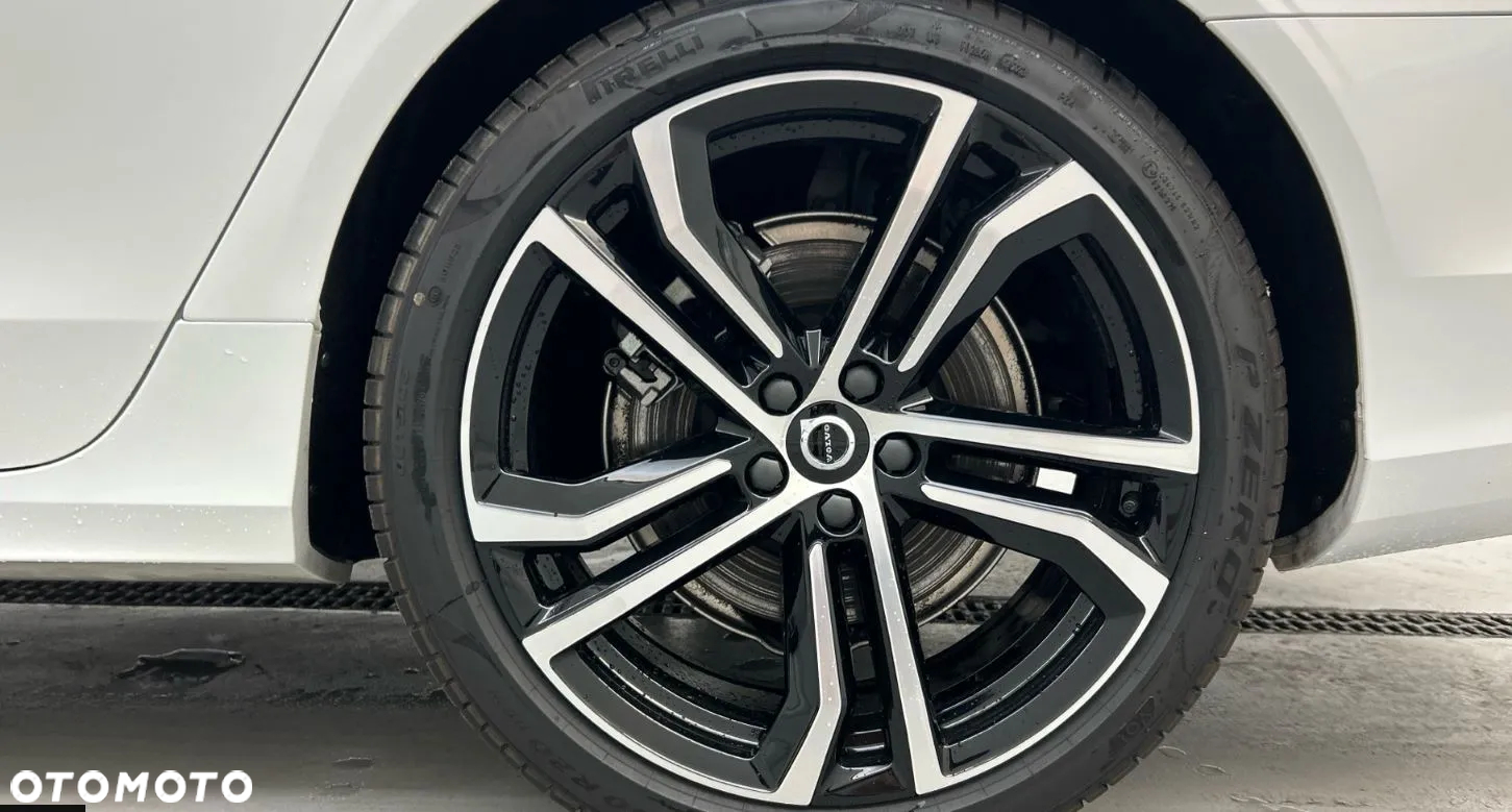Volvo S90 T8 AWD Plug-In Hybrid Ultimate Dark - 17
