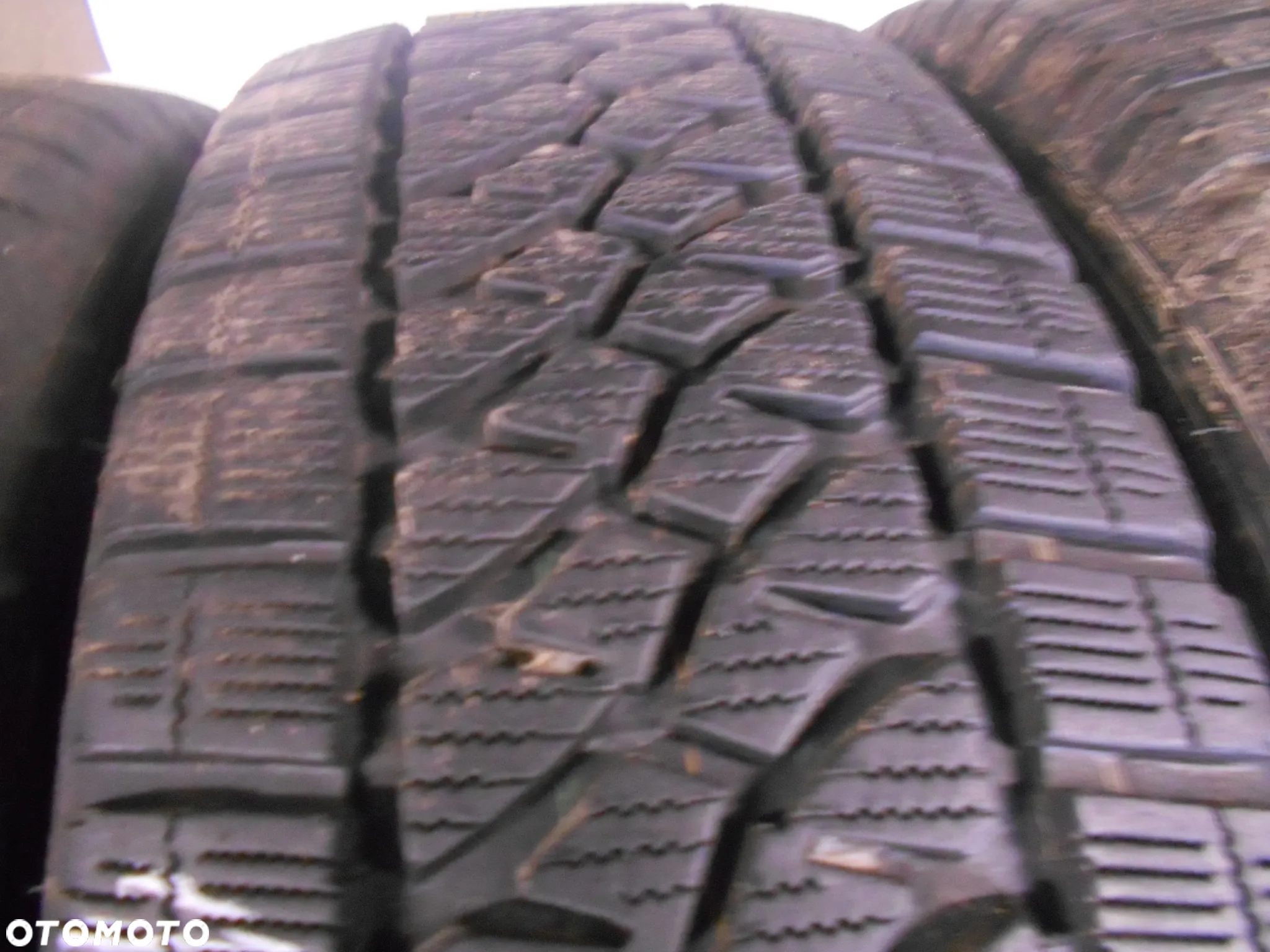 OPONY  215/65R16C BRIDGESTONE BLIZZAK W 810 DOT 3720 9MM - 3