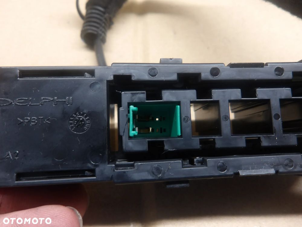 OPEL CORSA C 00-03 1.2B ZAPINKA NAPINACZ PASA PRAWY LEWY PRZÓD - 4