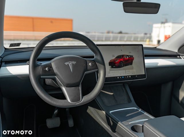 Tesla Y Model Long Range Dual Motor AWD - 22