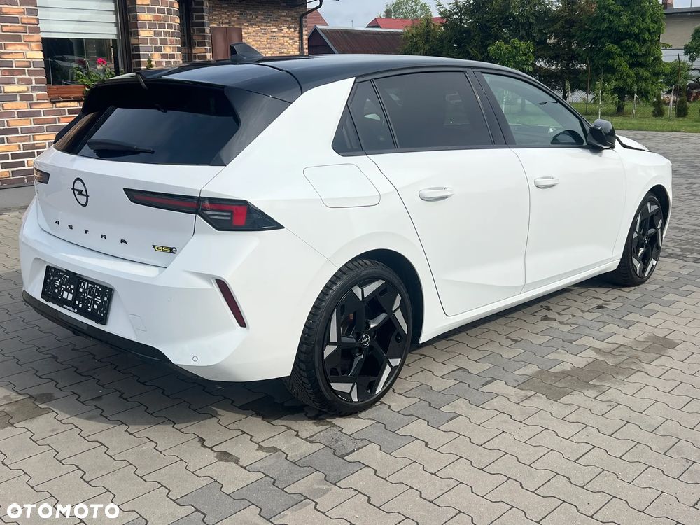 Opel Astra GSe - 2