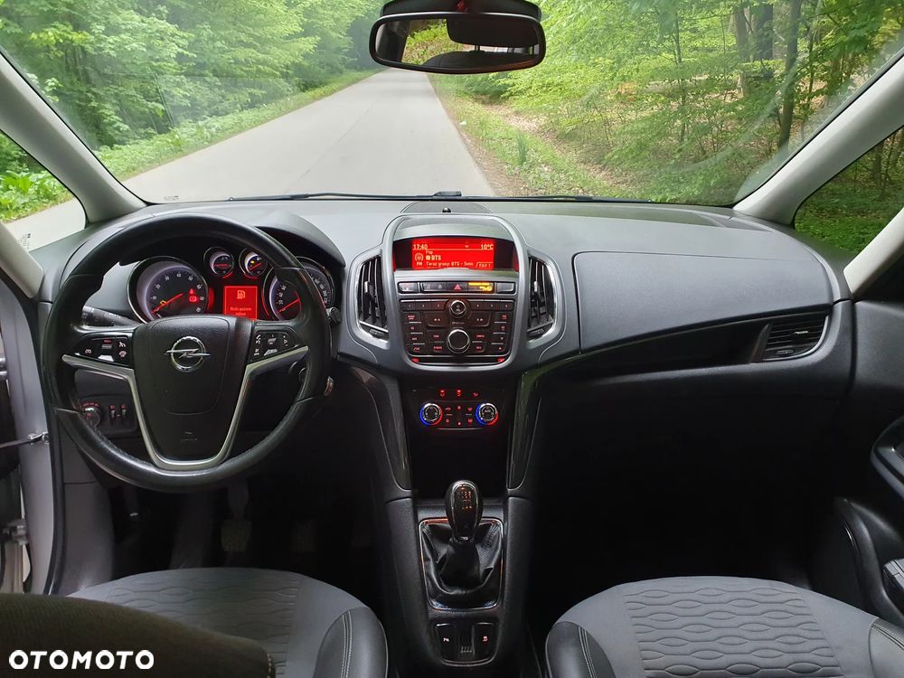 Opel Zafira - 11