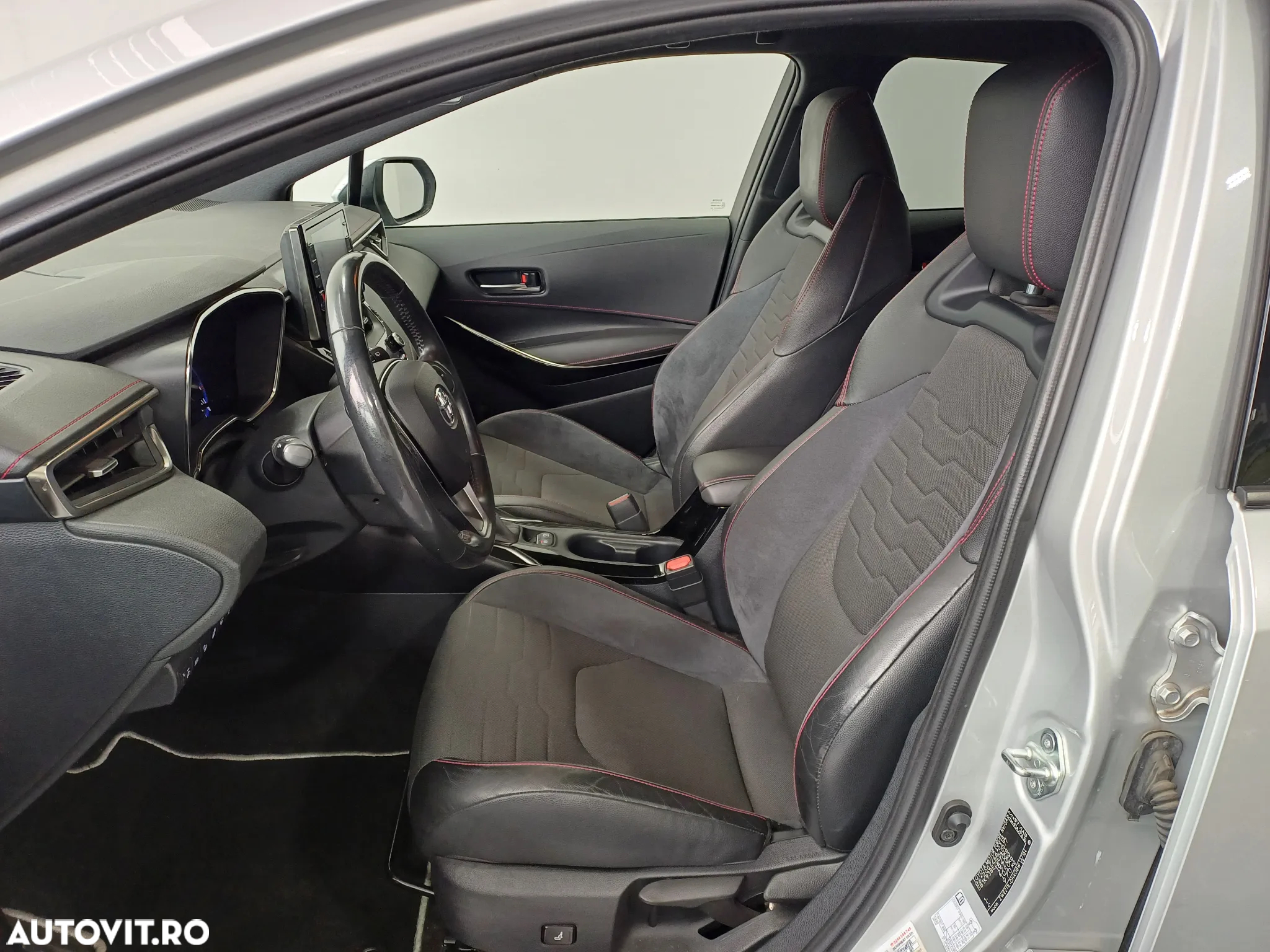 Toyota Corolla 1.8 HSD Exclusive interior Negru - 5