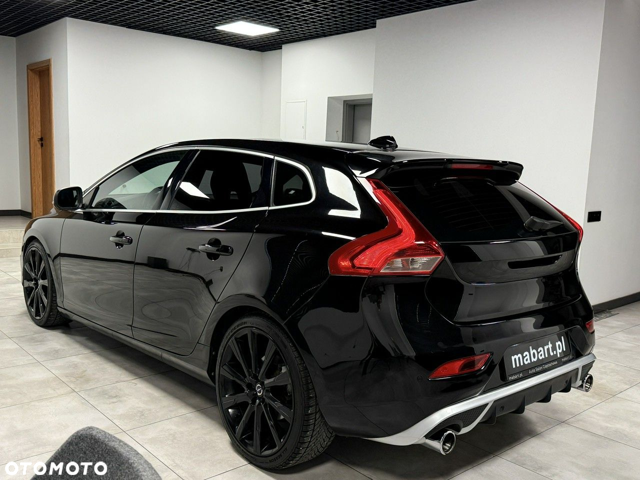 Volvo V40 D3 Drive-E SCR R-Design Momentum - 4