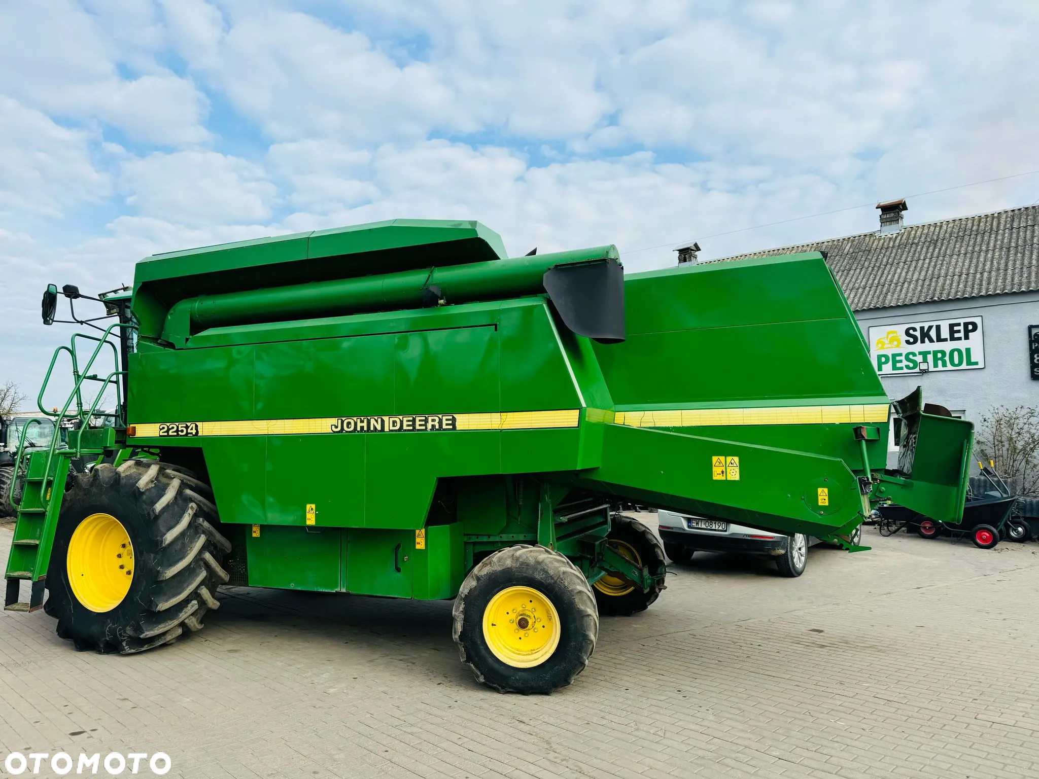 John Deere 2254 - 11