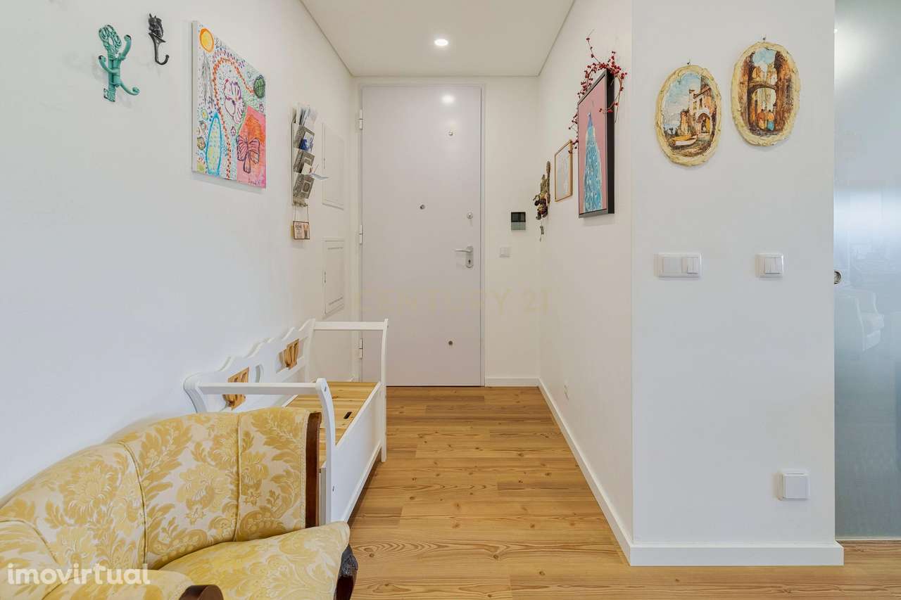 Apartamento T2 Luminoso com Varanda e Vista  Para Serra Arrabida- O Re - Grande imagem: 4/21