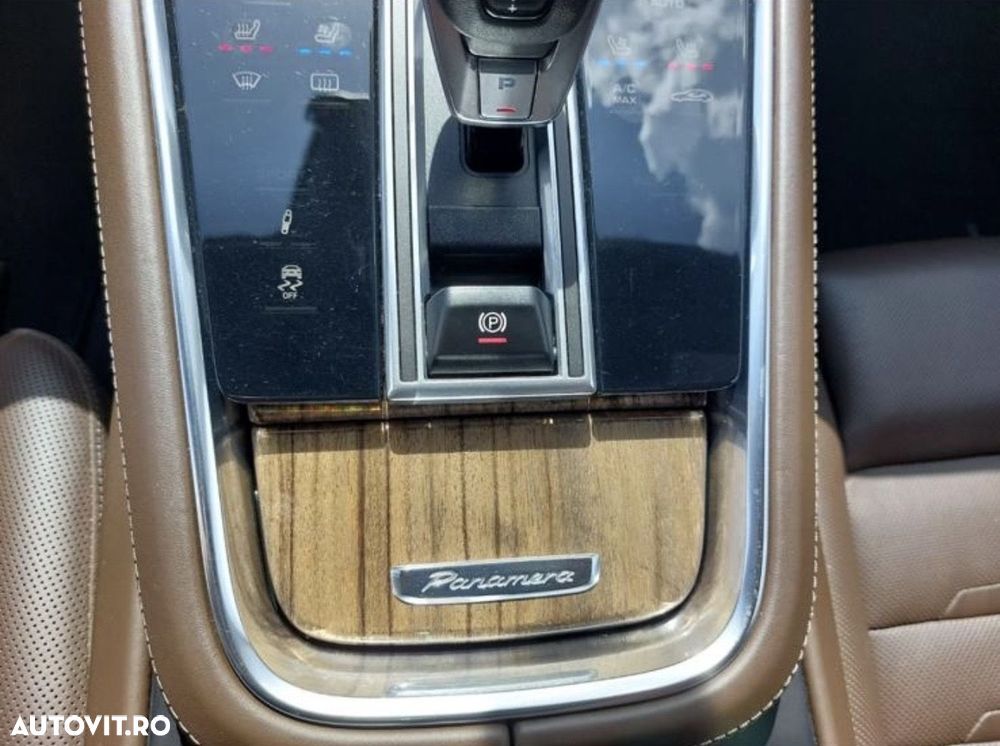 Porsche Panamera 4 - 22