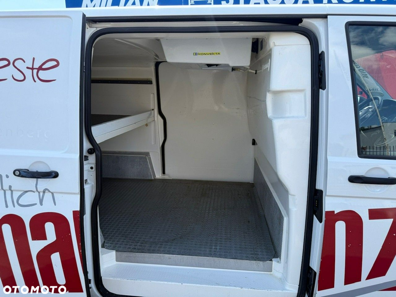 Volkswagen Transporter - 16