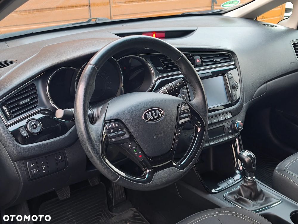 Kia Ceed 1.6 GDI Platinum Edition - 15