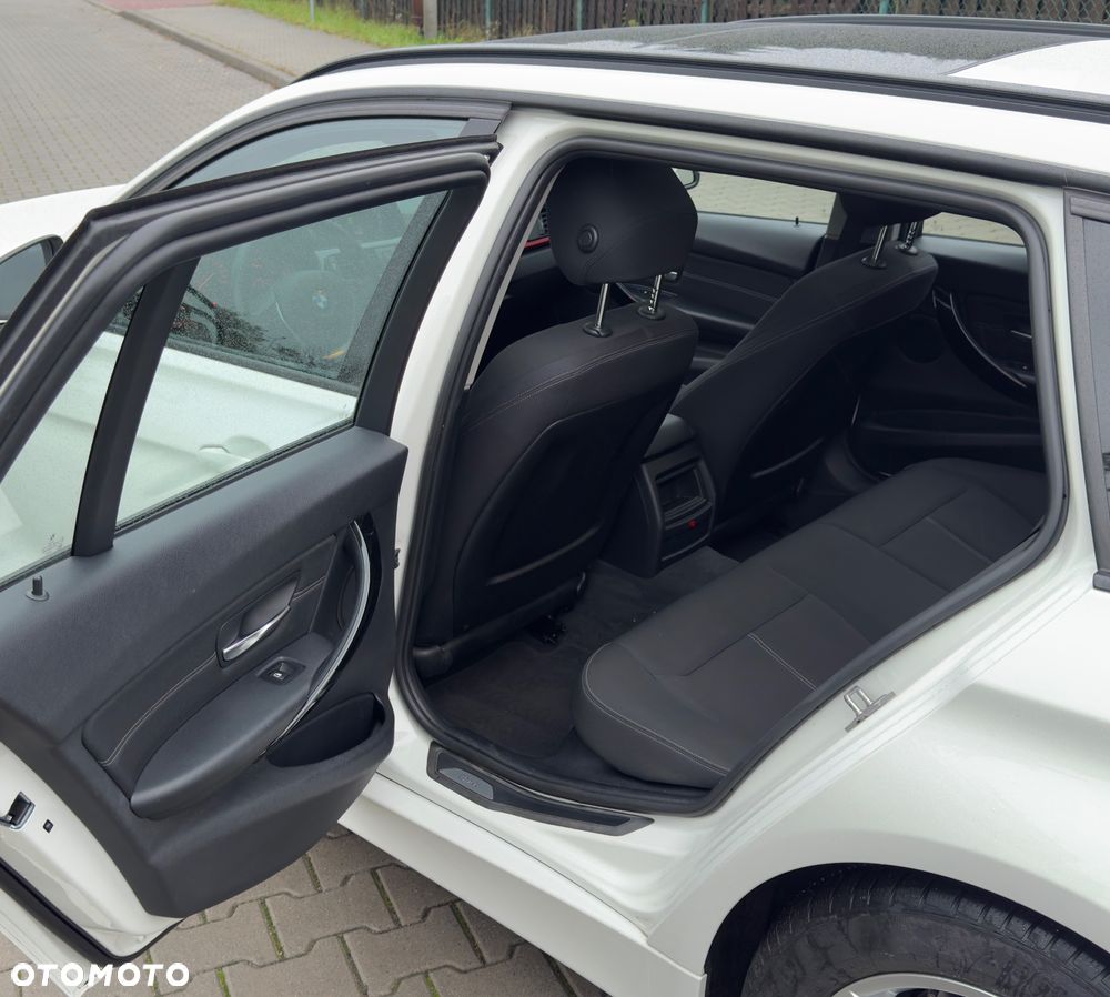 BMW Seria 3 318d Sport Line EU6 - 16