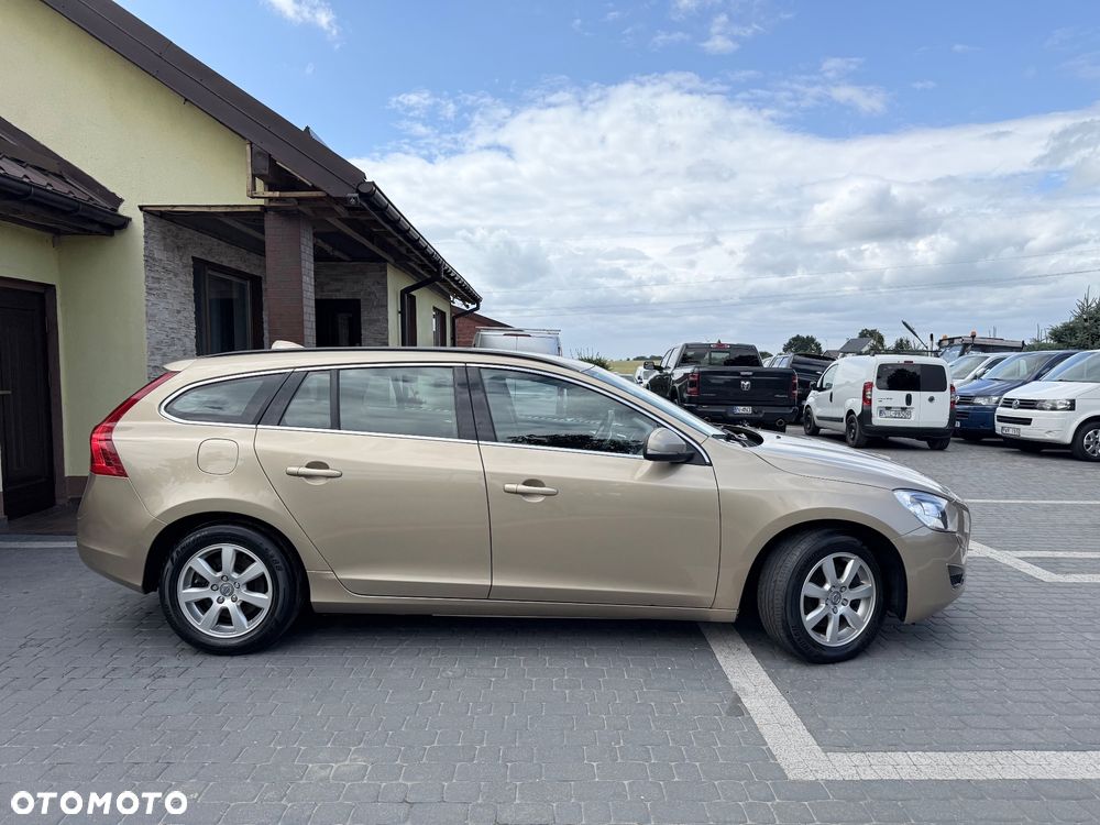 Volvo V60 DRIVe Momentum - 9
