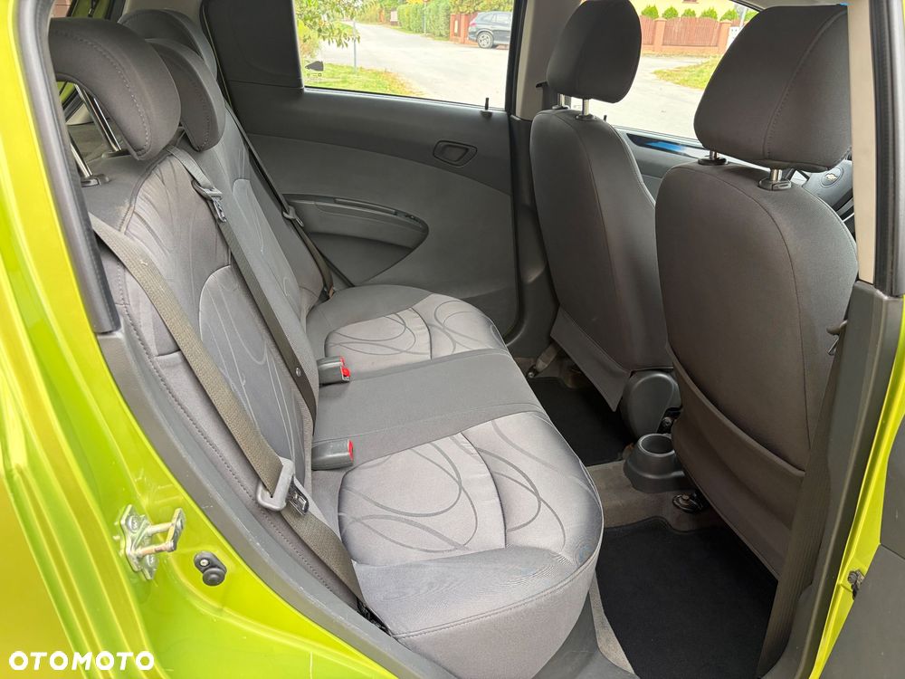 Chevrolet Spark - 25