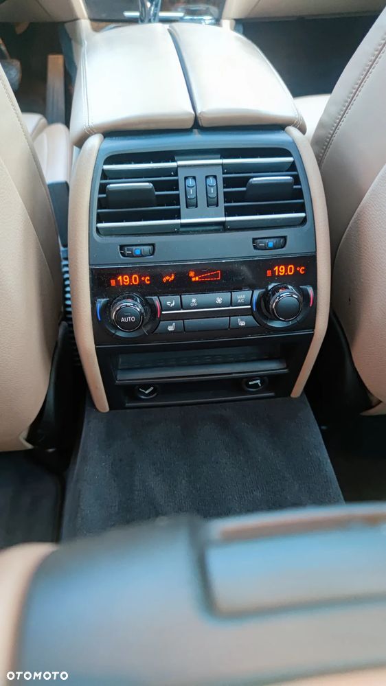 BMW Seria 7 740d xDrive - 24