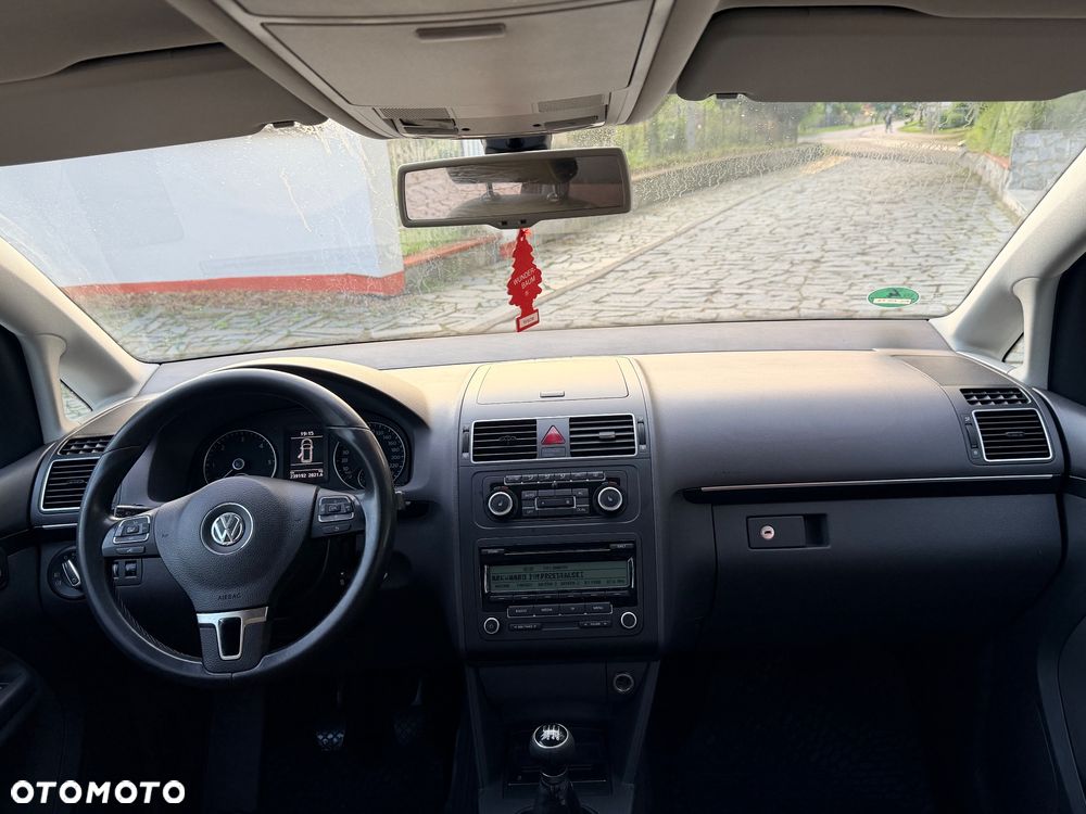Volkswagen Touran 2.0 TDI DPF BlueMotion Technology STYLE - 8