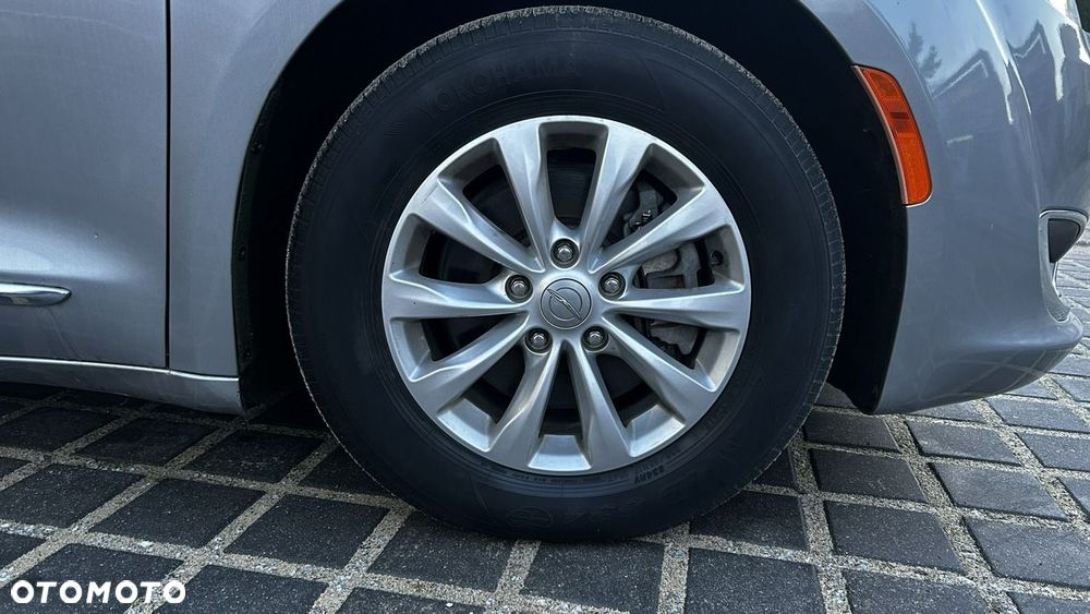 Chrysler Pacifica - 24