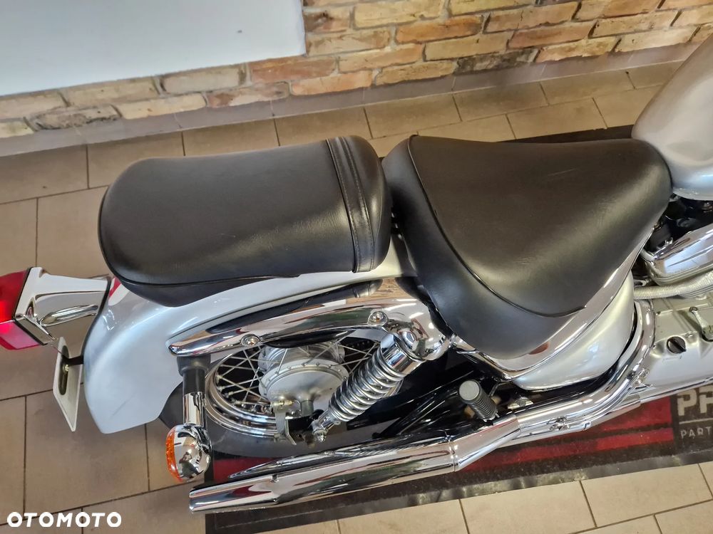 Suzuki Intruder - 20