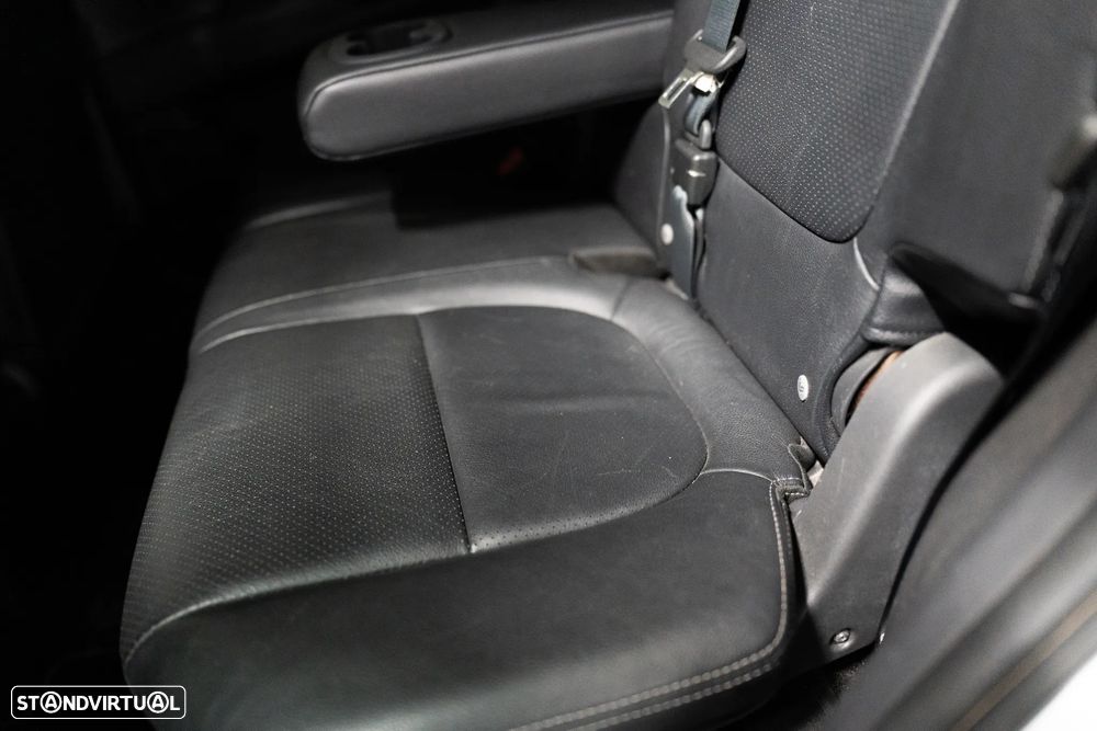 Mitsubishi Outlander 2.0 4WD - 36