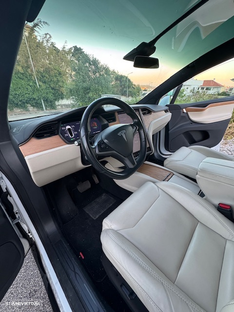 Tesla Model X Long Range - 11