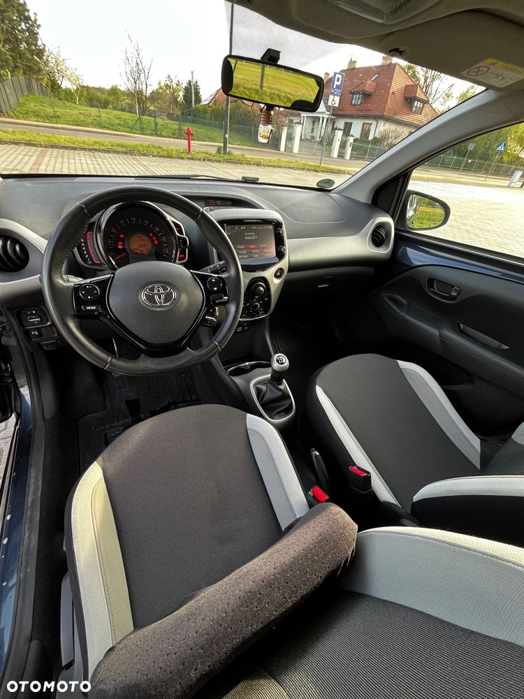 Toyota Aygo x-play touch - 8