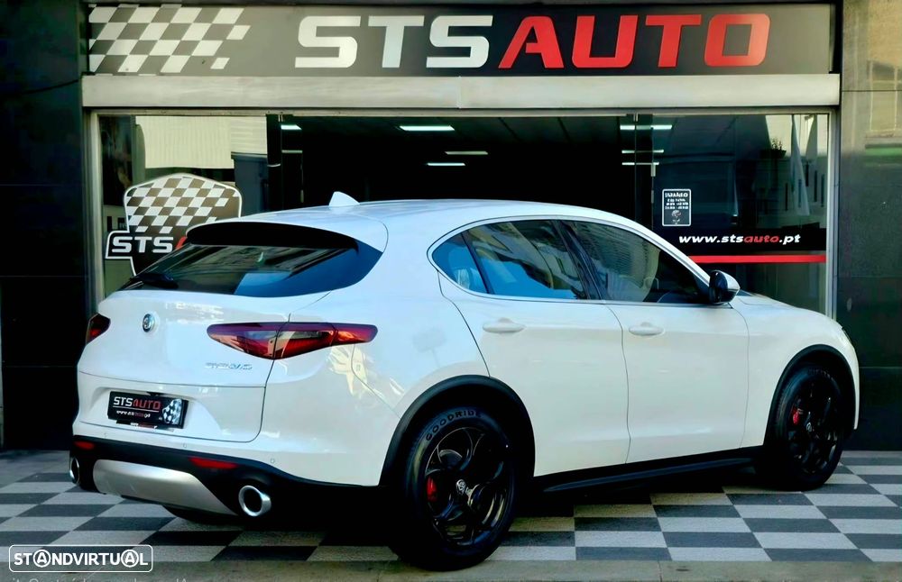 Alfa Romeo Stelvio 2.2 D Super AT8 - 4