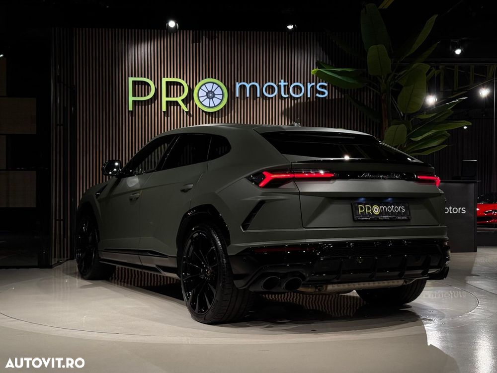 Lamborghini URUS - 31
