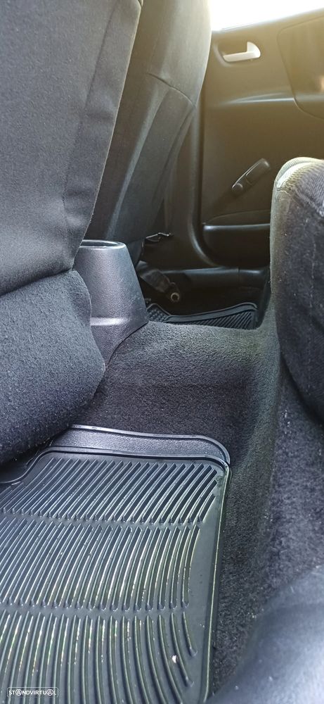 Peugeot 207 1.4 HDi Urban - 13