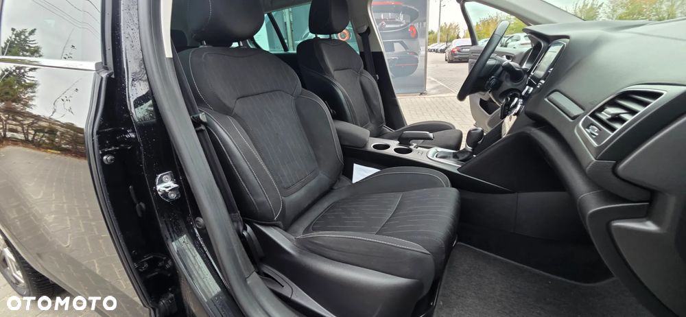 Renault Megane ENERGY TCe 140 EDC LIMITED - 37