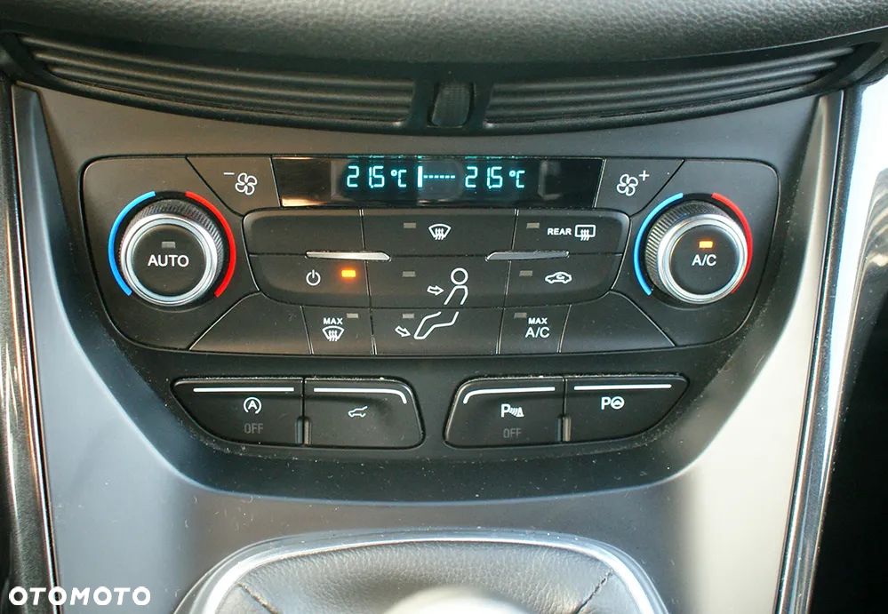 Ford Kuga 2.0 TDCi 2x4 ST-Line - 12