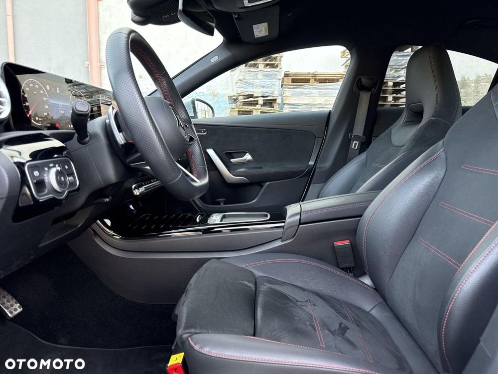 Mercedes-Benz CLA - 10