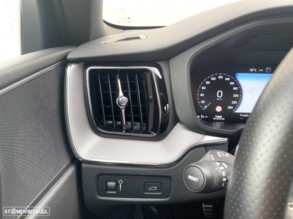 Volvo XC 60 2.0 D4 R-Design Geartronic - 41