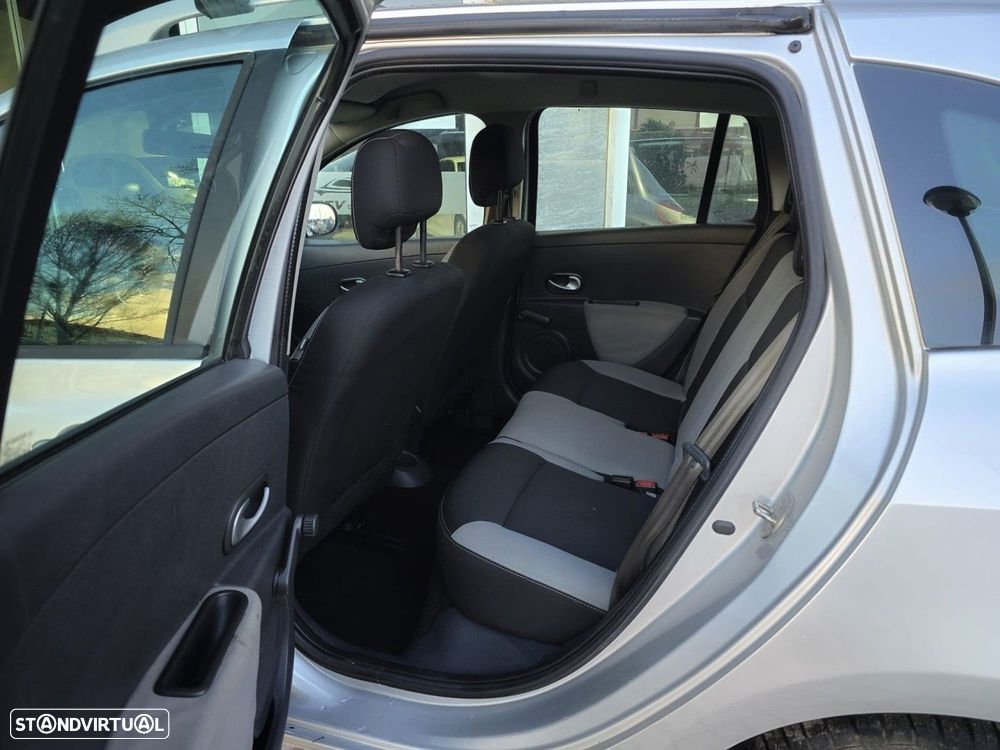 Renault Clio Break 1.2 16V Dynamique S - 20