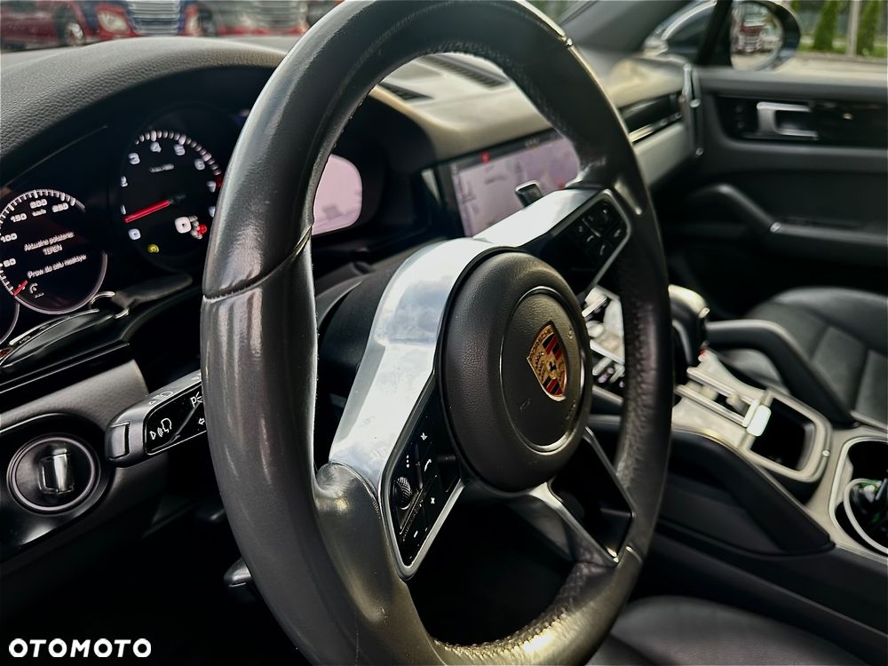 Porsche Cayenne Standard - 18